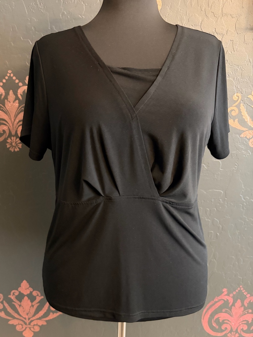 Black Women's V-Neck Surplice Short Sleeve Top